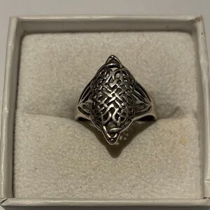 Unique Vintage Celtic  knotted Intricate design Silver925 Ring size 10